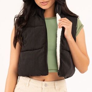 CI SONO Womens Cropped Sherpa Lined Vest